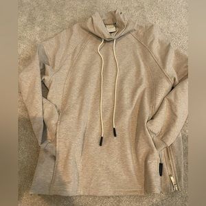Varley Cream funnel neck sweatshirt - sz small